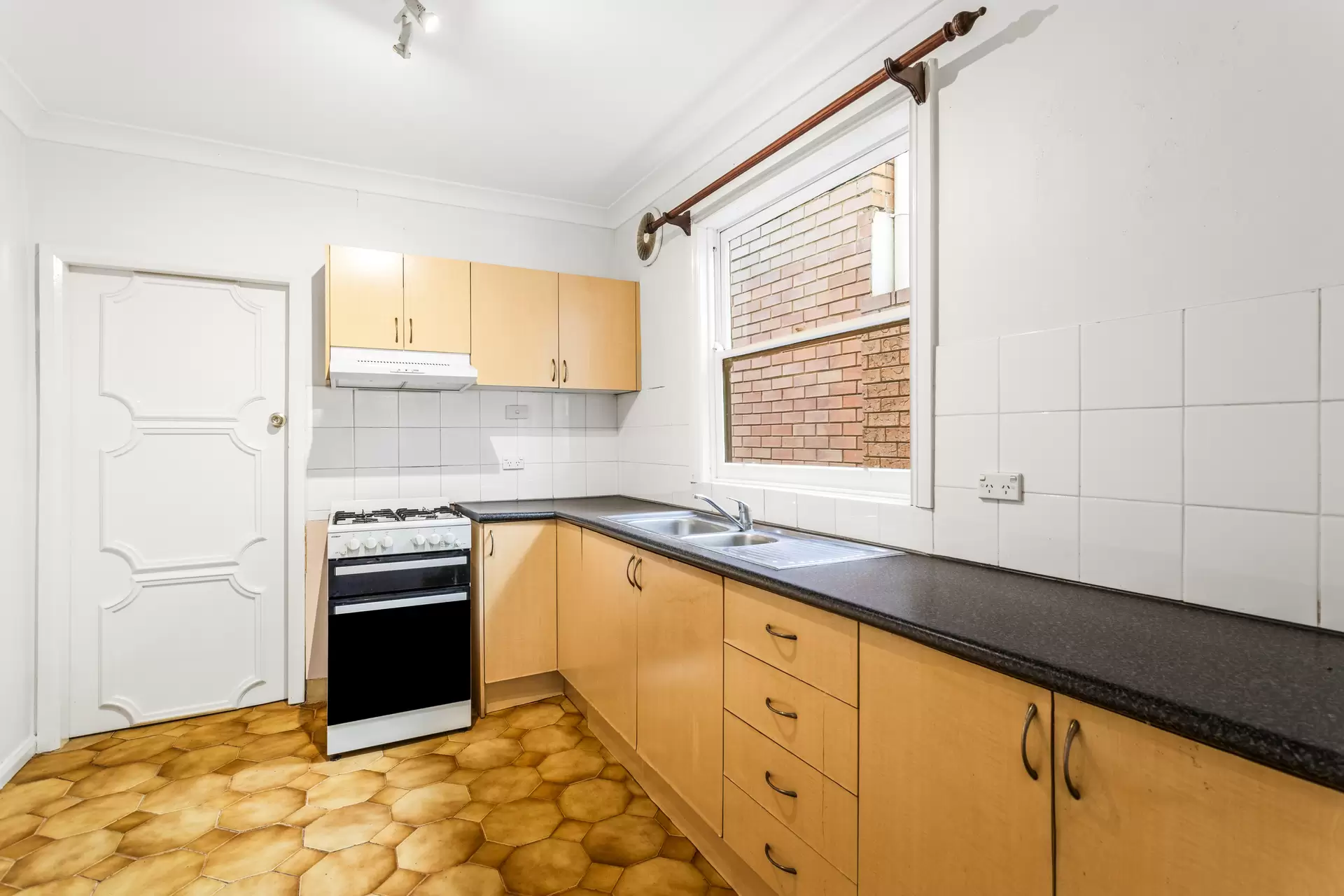 44 Reynolds Street, Balmain Leased by Coopers Agency - image 1
