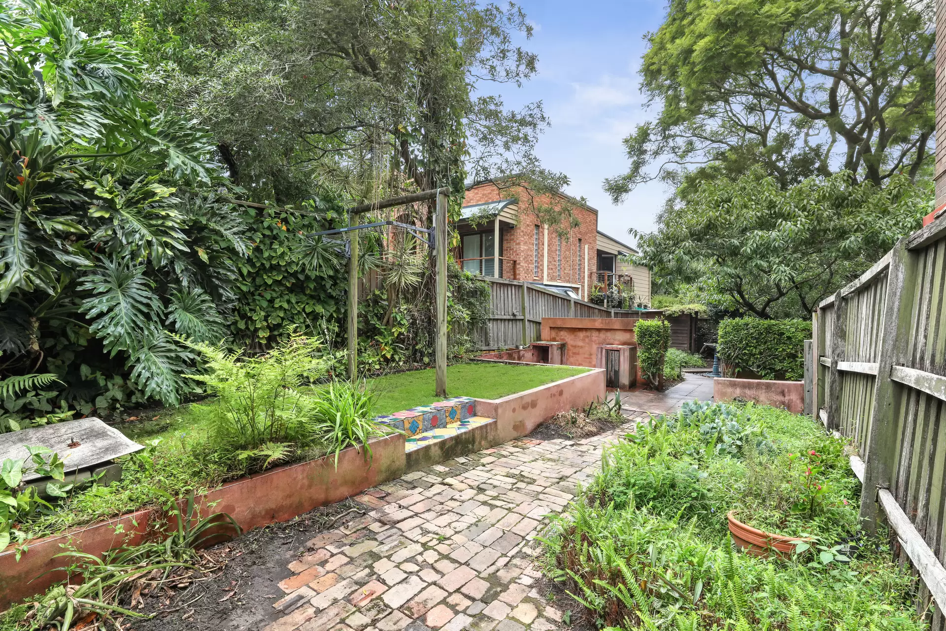 120 Beattie Street, Balmain Leased by Coopers Agency - image 1