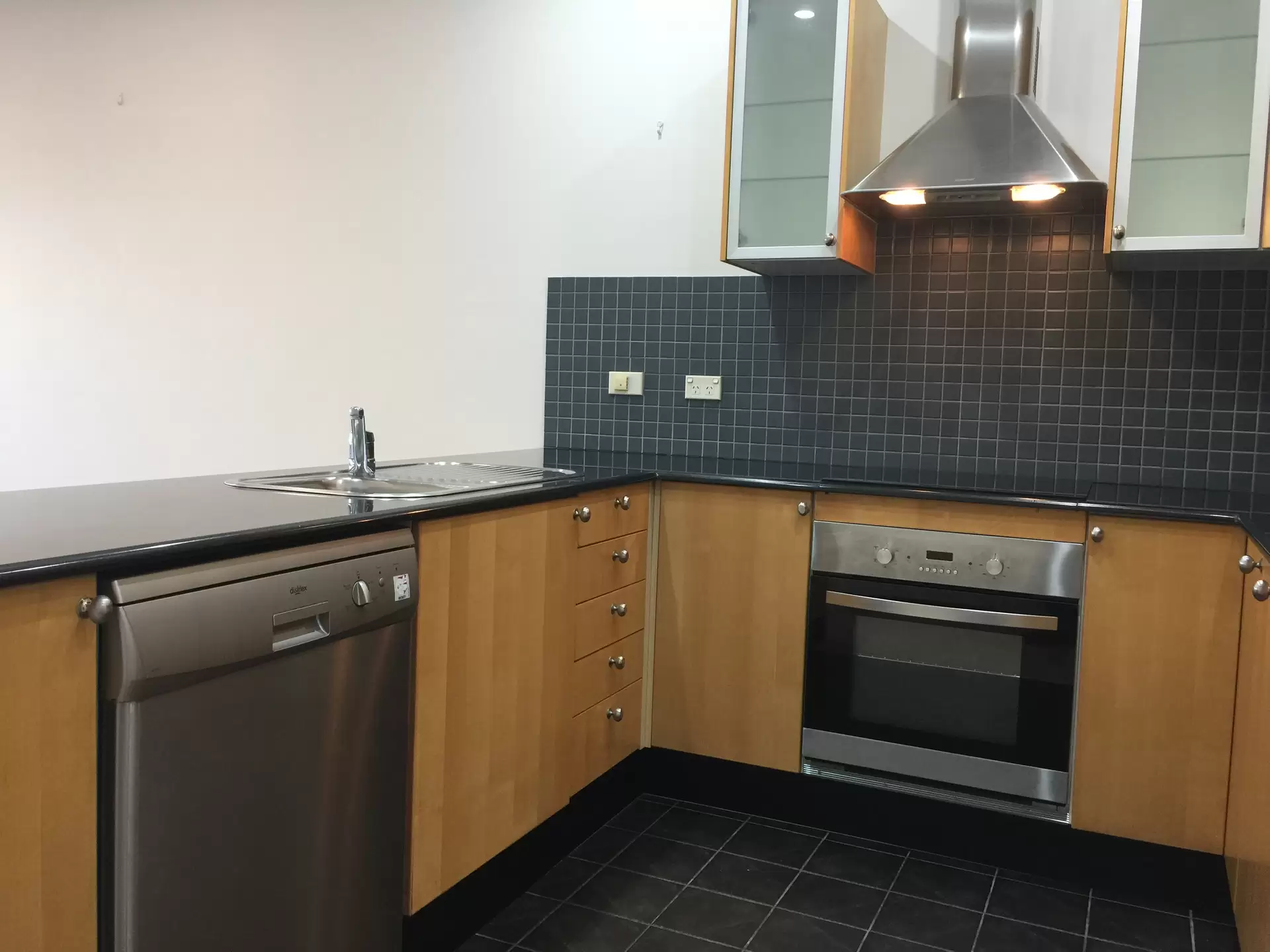 2/329 Darling Street, Balmain Leased by Coopers Agency - image 1