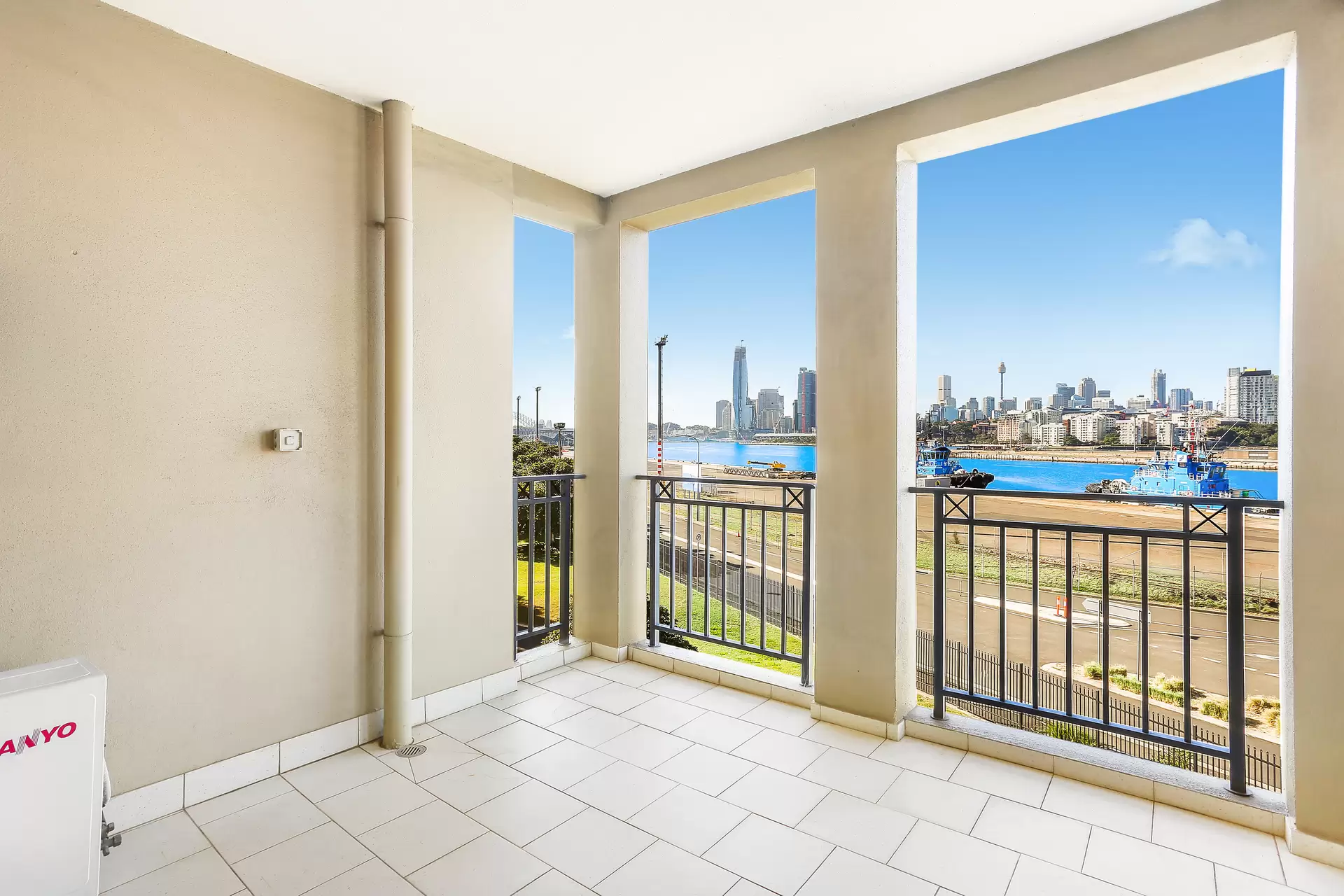 D14,1 Buchanan Street, Balmain Leased by Coopers Agency - image 1
