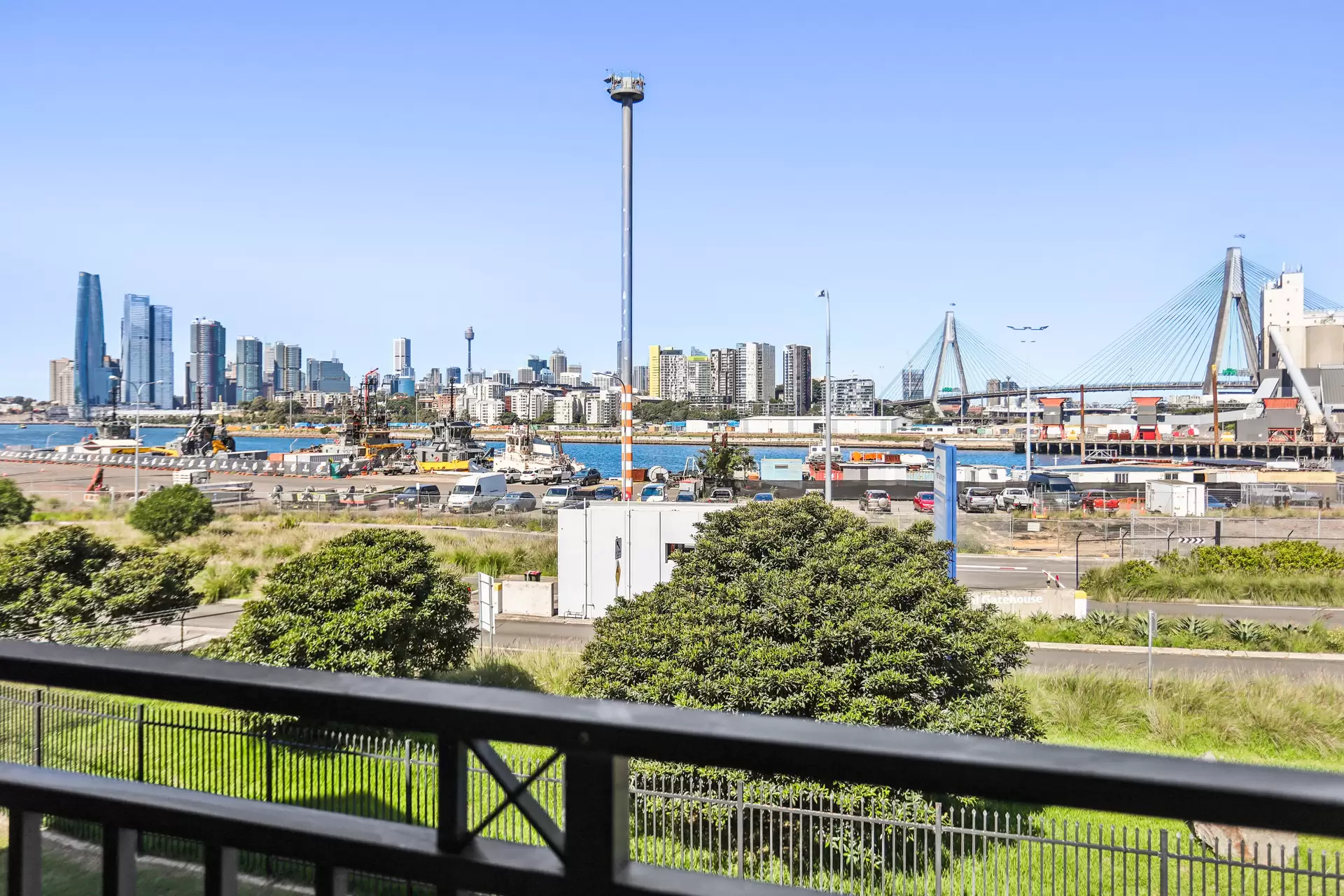 C15/1 Buchanan Street, Balmain Sold by Coopers Agency - image 1