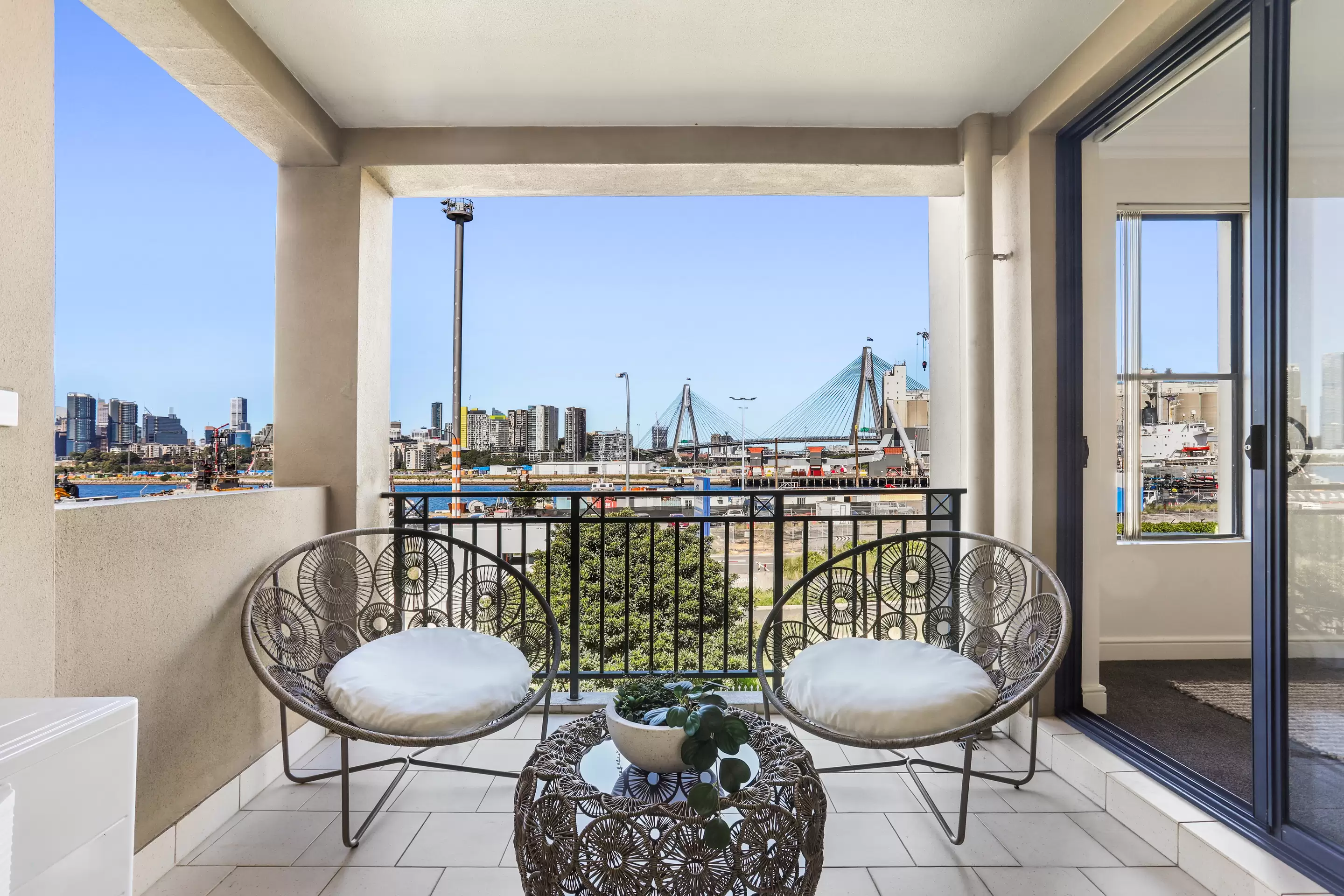 C15/1 Buchanan Street, Balmain Sold by Coopers Agency - image 5