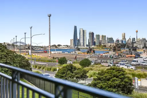 C15/1 Buchanan Street, Balmain Sold by Coopers Agency